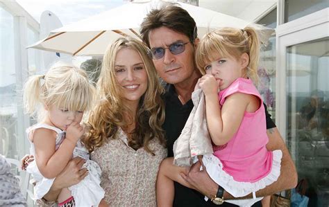 charlie sheen tochter|Charlie Sheens 5 Kids: All About Cassandra, Sami, Lola, Bob。